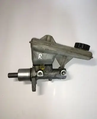 Opel Vivaro Master brake cylinder 320670082