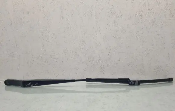 Volkswagen PASSAT B6 Front wiper blade arm 3C1955410B