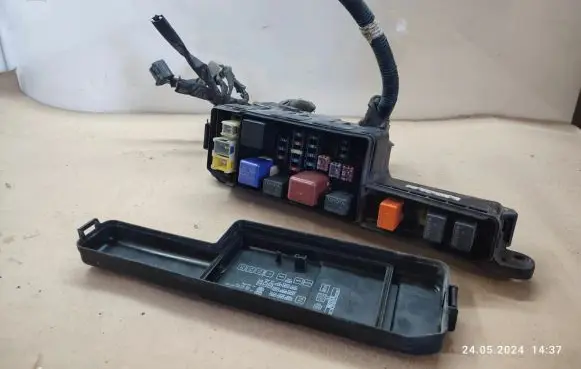 Toyota Avensis T220 Fuse box set