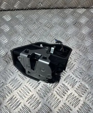 BMW X3 F25 Front door lock A053702 7202145