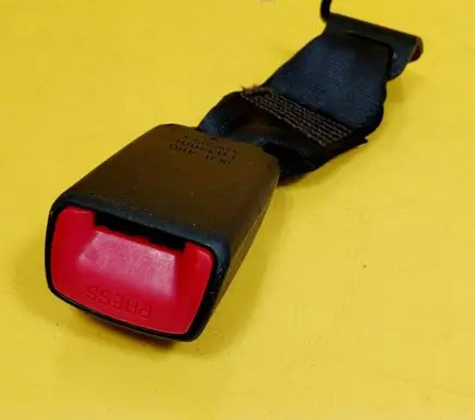 Toyota Yaris Rear seatbelt buckle E034601