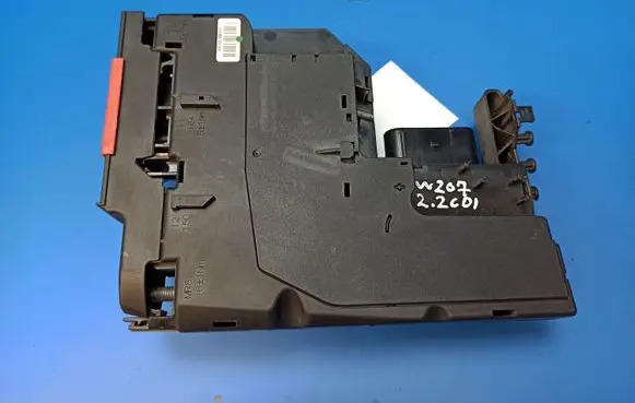 Mercedes-Benz E C207 W207 Fuse module A2075400340