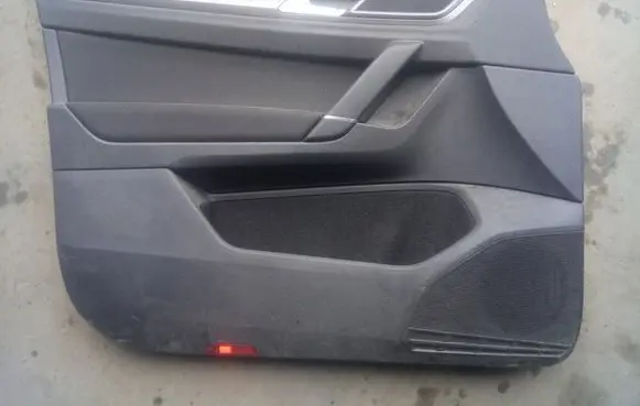 Volkswagen Golf Sportsvan Front door card panel trim 517867011