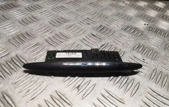 Mercedes-Benz C W204 Parking PDC sensor display screen A1725420023 1725420023