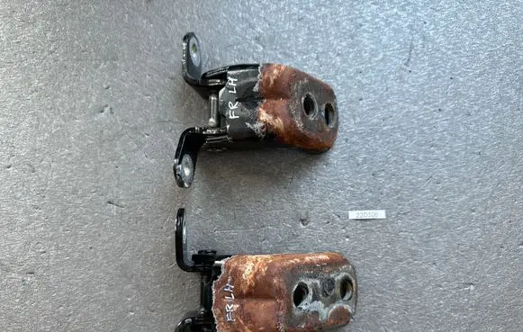 Nissan King Cab, Navara Front door lock loop/hook striker 804013S300 804213S300