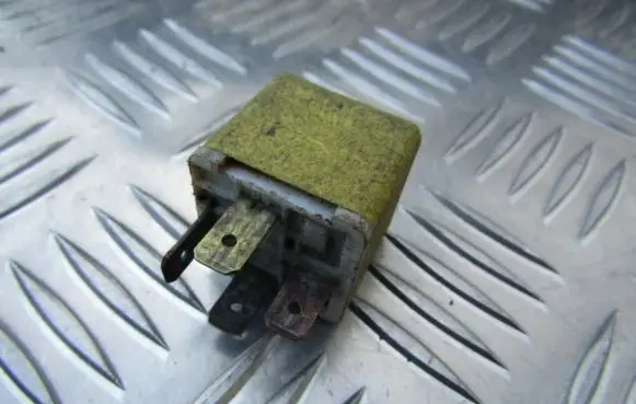 Jaguar XJ X350 Other relay 4RA00351032 4RA003510-32