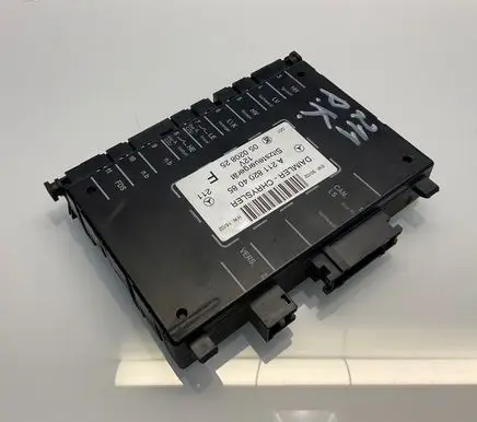 Mercedes-Benz E W211 Seat control module A2118204085 05020825 2118204085