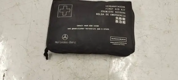 Mercedes-Benz C W205 First aid kit 