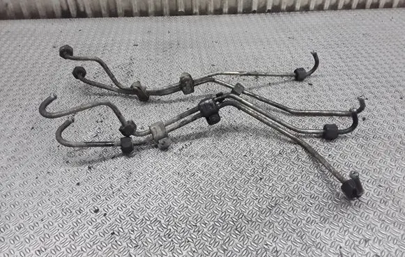 Land Rover Discovery Fuel injector supply line/pipe 