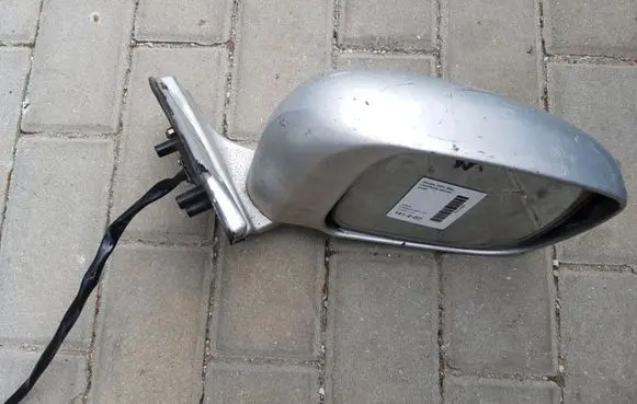 Mazda MPV Front door electric wing mirror