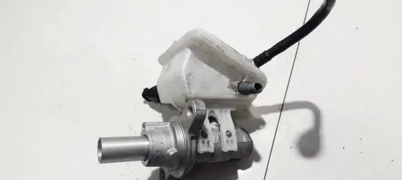 Master brake cylinder