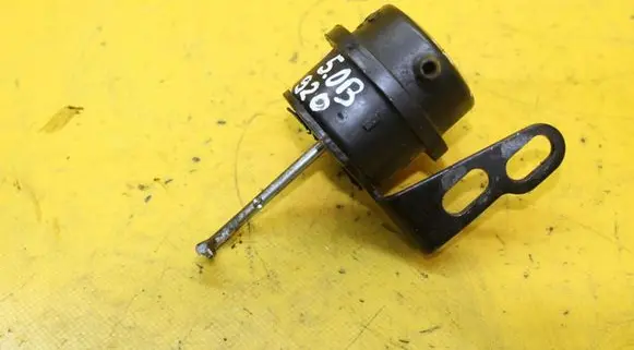 Vacuum air tank