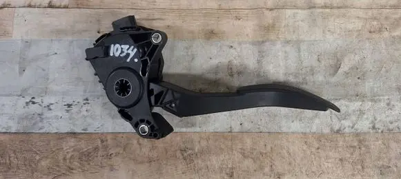 Nissan Altima Accelerator throttle pedal PA66GF40