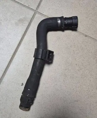 Ford Mondeo MK IV Engine coolant pipe/hose