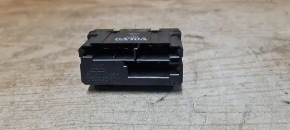 Volvo XC90 Seat heating relay 9442947