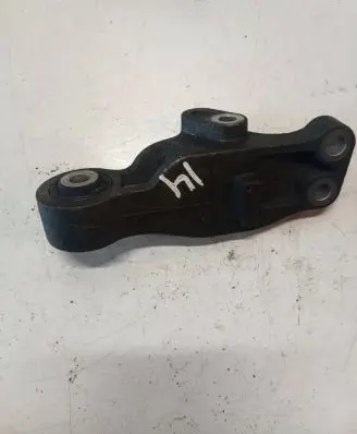 Volvo V40 Engine mounting bracket 31359655