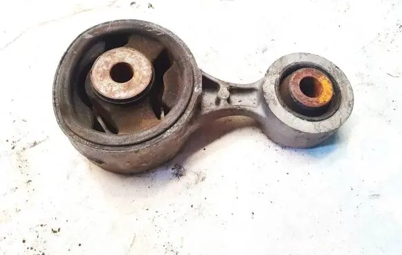 Honda CR-V Engine mount bracket 089007