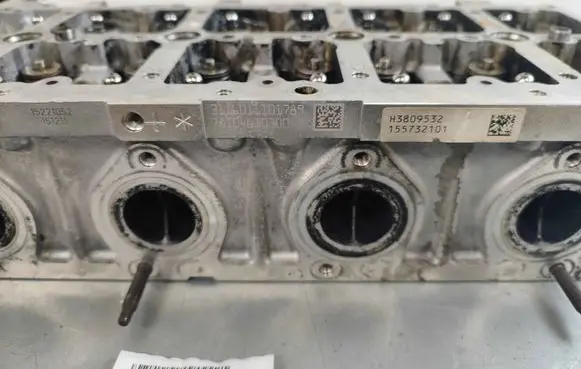 BMW 5 F10 F11 Engine head 78104630300
