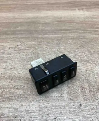 BMW 5 E39 Seat memory switch 8352160