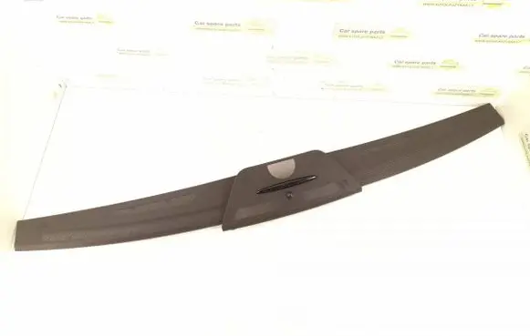 Mercedes-Benz C W204 Dash center air vent grill 2046802389 2046802108