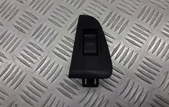 Toyota Avensis Verso Quarter vent window switch 