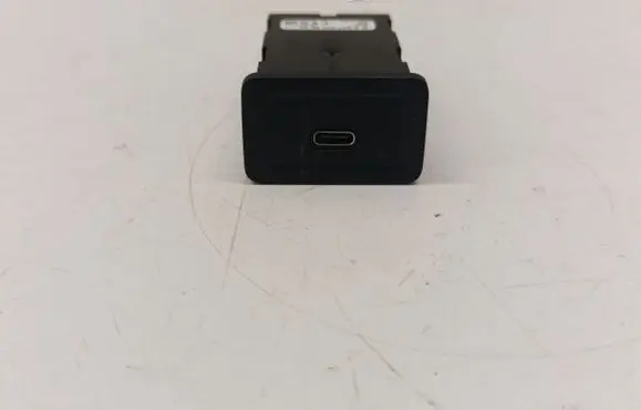 Mercedes-Benz A W177 USB socket connector A2478208602
