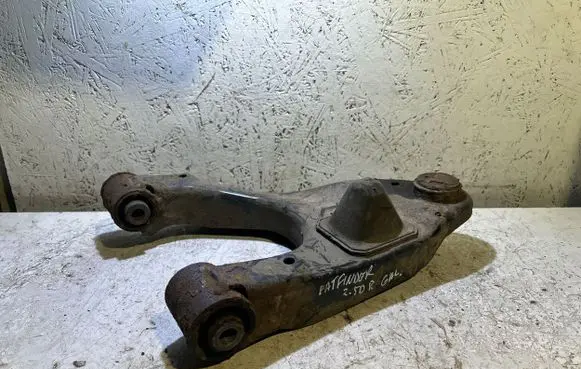Nissan Pathfinder R51 Rear upper control arm/wishbone