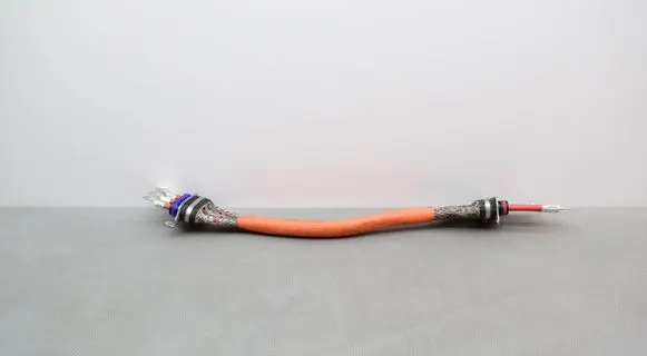 Mitsubishi Outlander Positive cable (battery) 