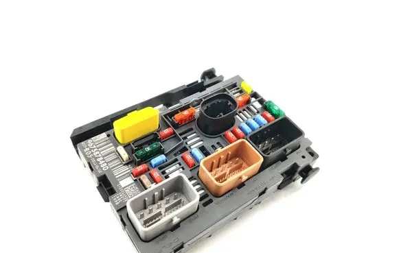 Peugeot 308 Fuse module 9675878480