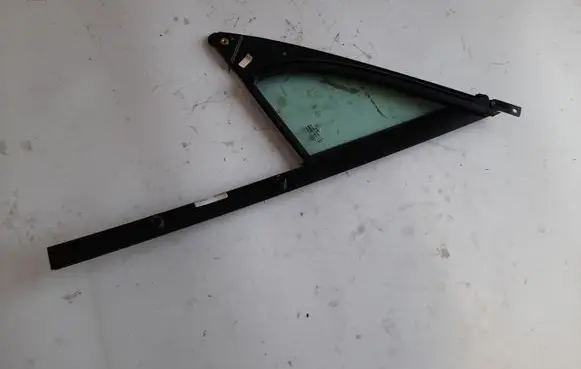 Volkswagen Touareg II Front door vent window glass four-door 7P6845114
