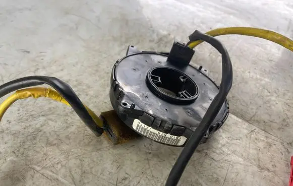 Mitsubishi Pajero Sport I Airbag slip ring squib (SRS ring)