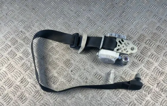 Subaru Outback Front seatbelt