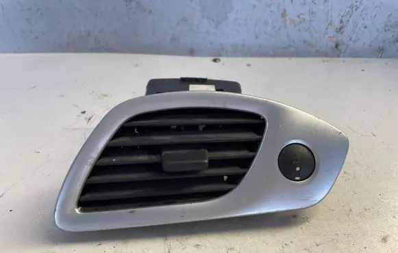 Renault Scenic III - Grand scenic III Dashboard side air vent grill/cover trim 1012127
