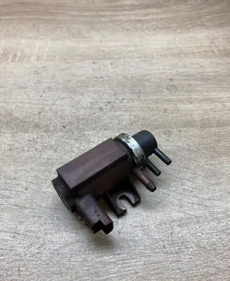 Peugeot 307 Vacuum valve 9652570180