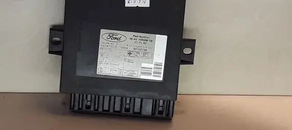 Ford Focus Comfort/convenience module 98AG15K600EB