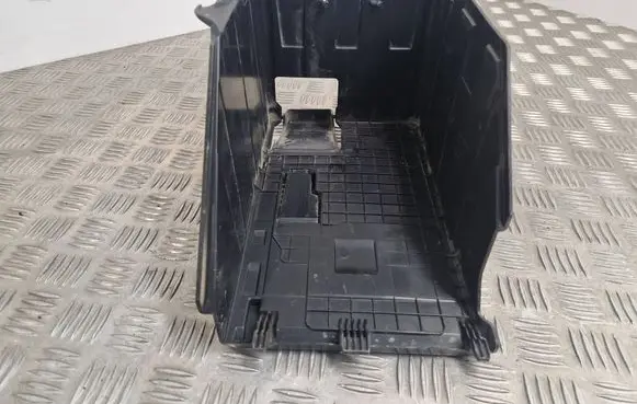 Battery box tray
