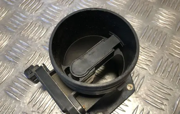 Audi A4 S4 B5 8D Mass air flow meter 058133471 15196 AFH6010B