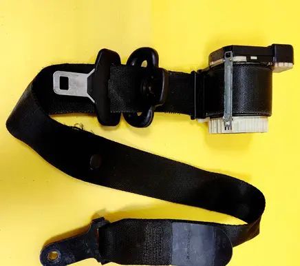 Ford Mondeo Mk III Front seatbelt 1S71F6129