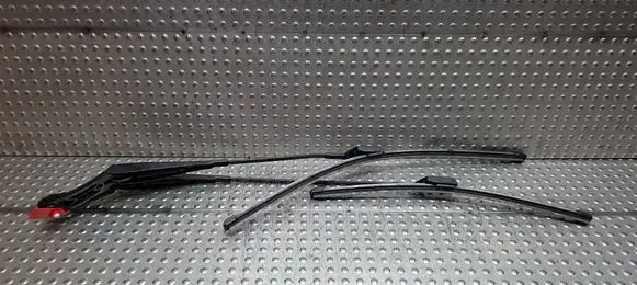 Peugeot 308 Front wiper blade arm S25071241 9677256280