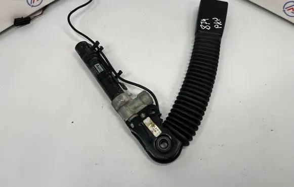 BMW 5 E60 E61 Front seatbelt buckle 6982519 72116982519 7210887