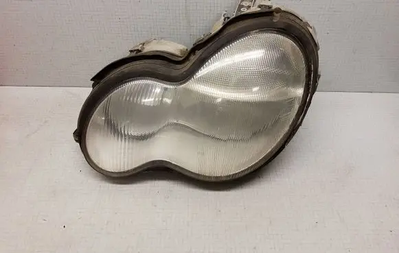 Mercedes-Benz C AMG W203 Headlight/headlamp 1305235663 0301166201 A2038200161