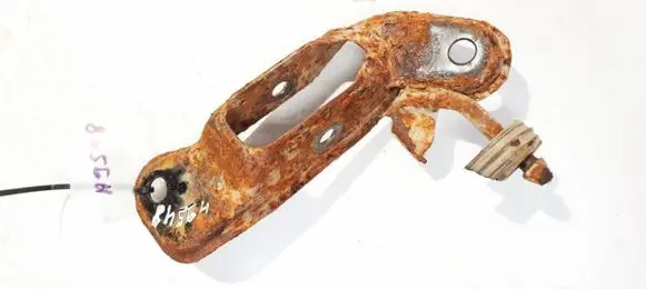 Ford Mondeo Mk III Bracket in trunk/boot 