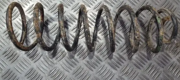 Volkswagen Golf III Rear coil spring