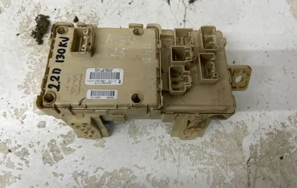 Toyota Avensis T250 Fuse module 8264105020A