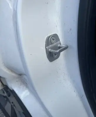 Jeep Grand Cherokee Rear door lock loop/hook striker 