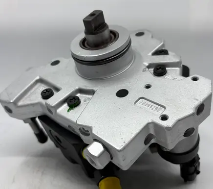 Toyota Corolla E110 Fuel injection high pressure pump 0445010105