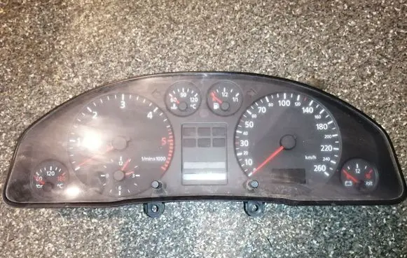 Audi A6 S6 C5 4B Speedometer (instrument cluster) 4B0919860N