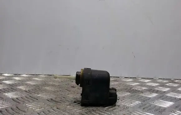 Volkswagen Polo III 6N 6N2 6NF Headlight level adjustment motor 