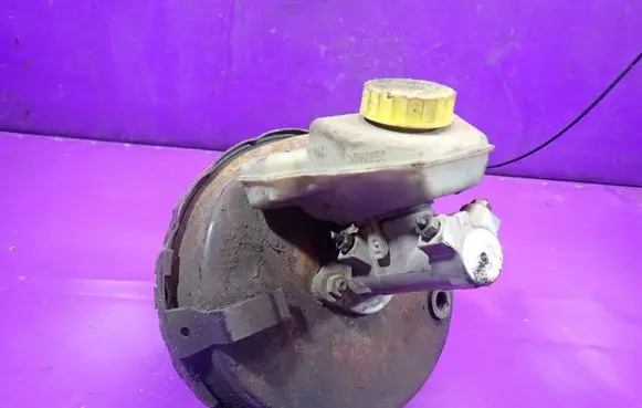 Volkswagen Transporter - Caravelle T4 Master brake cylinder 701612101K