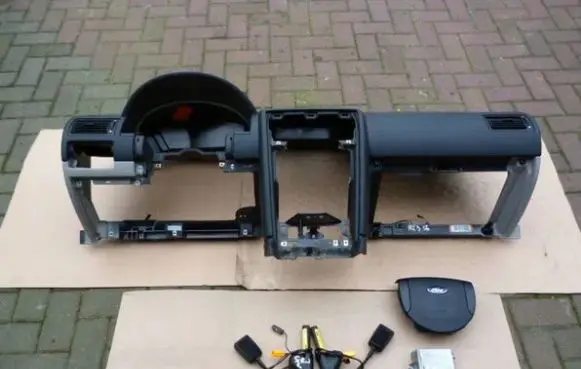 Ford Mondeo Mk III Dashboard glove box trim 